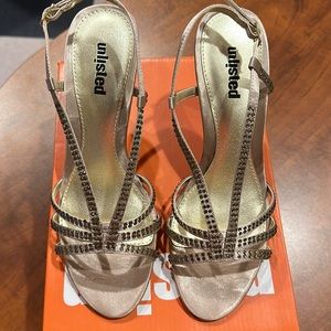 Ladies taupe sequined dress shoes.